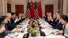<b>中美经贸“停和”：美国认输了对中国降低超1</b>